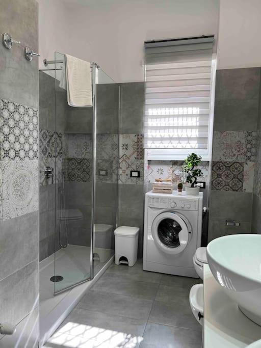3 Fermate Dal Colosseo - Casa Vacanze Elena - 50 M Da Metro Garbatella Roma Esterno foto