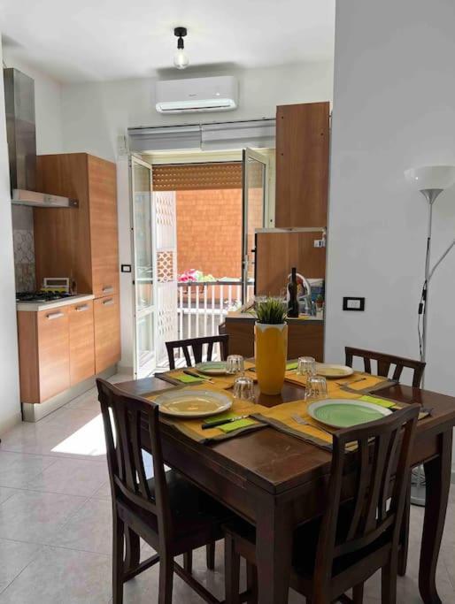 3 Fermate Dal Colosseo - Casa Vacanze Elena - 50 M Da Metro Garbatella Roma Esterno foto