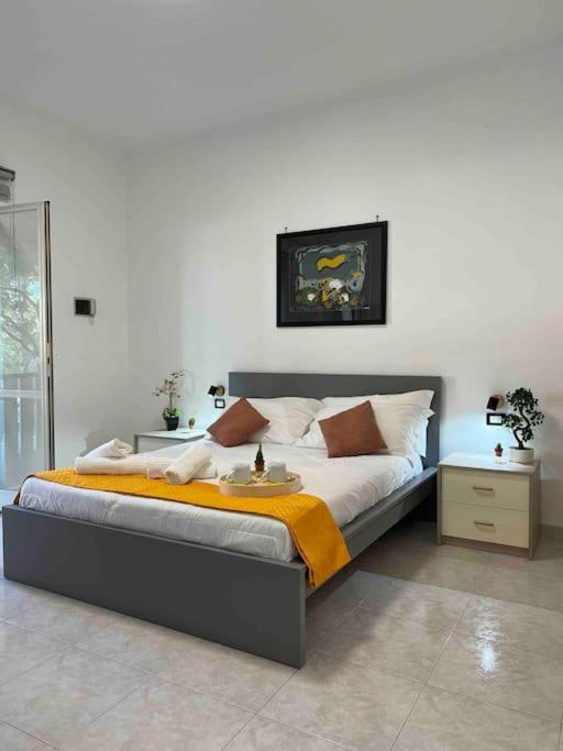 3 Fermate Dal Colosseo - Casa Vacanze Elena - 50 M Da Metro Garbatella Roma Esterno foto