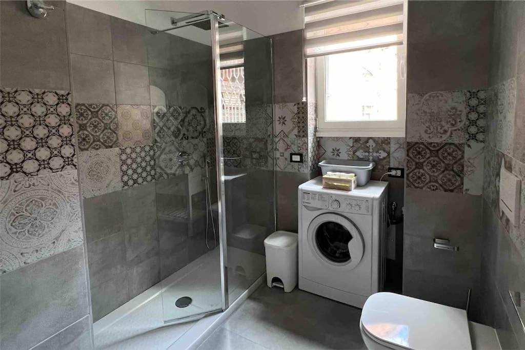 3 Fermate Dal Colosseo - Casa Vacanze Elena - 50 M Da Metro Garbatella Roma Esterno foto